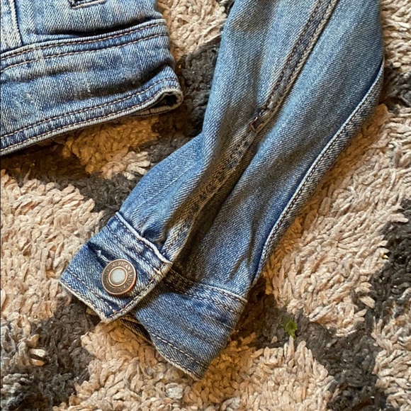 AE jean jacket - Picture 3 of 4